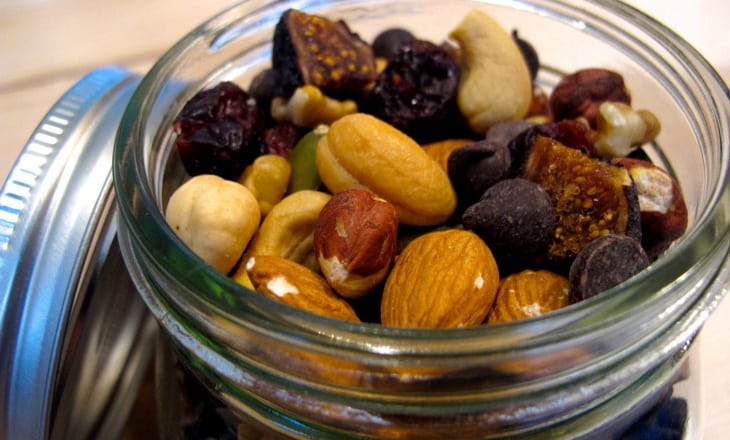 DIY Organic Trail Mix in a Jar