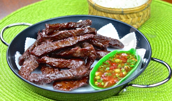 Thai style fried sun-dried beef jerky