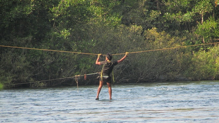 A man crossing Kali river