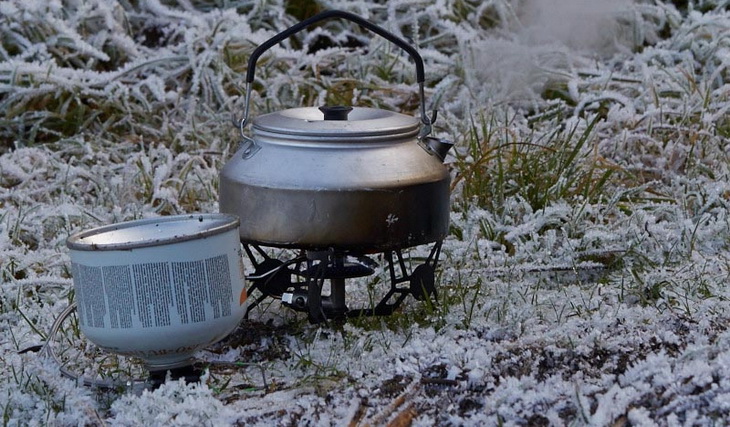 Heatin food with a Camping Stove