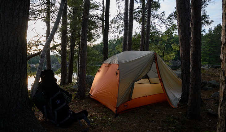 Big Agnes Copper Spur tent near a lake