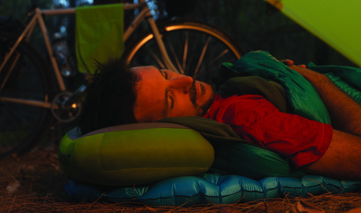 Man sleeping on Sea to Summit Ultralight Mat