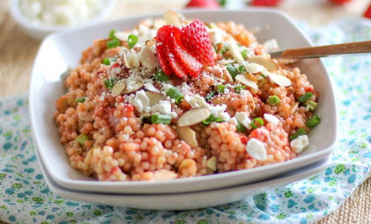 Sweet couscous with seasonal fruits