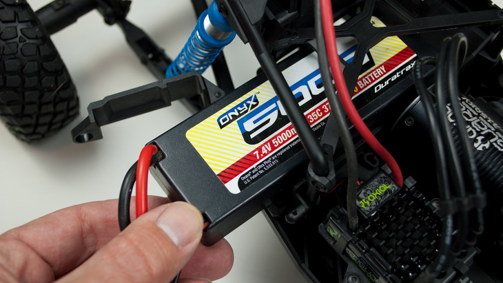 The battery compartment can fit 2-cell or 3-cell LiPo batteries