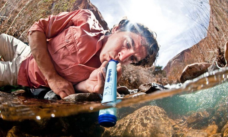 A man using Water Filter