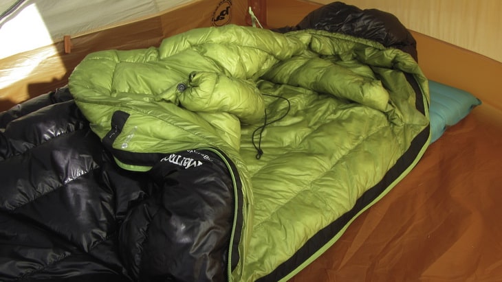  Marmot Plasma 30 sleeping bag in a tent