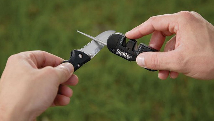 sharpening a pocket knife