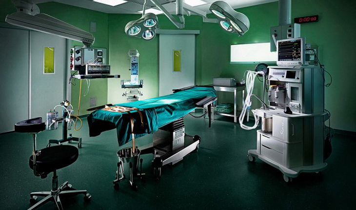 image of an empty surgery room