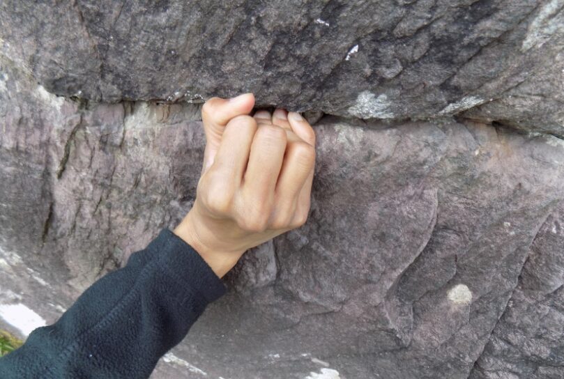 closed Crimp tecnique climbing