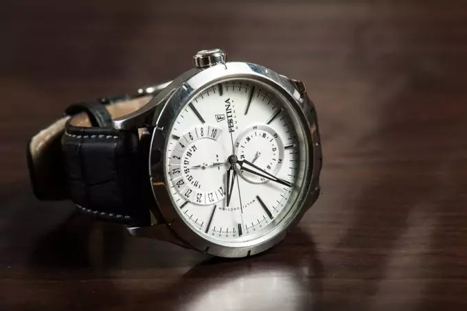 analog watch with compass