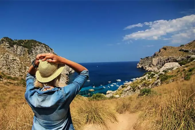 girl wearing hiking shirt