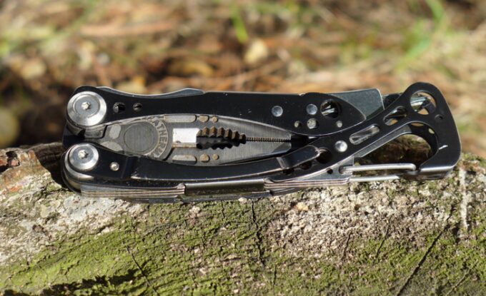 Skeletool multi tool