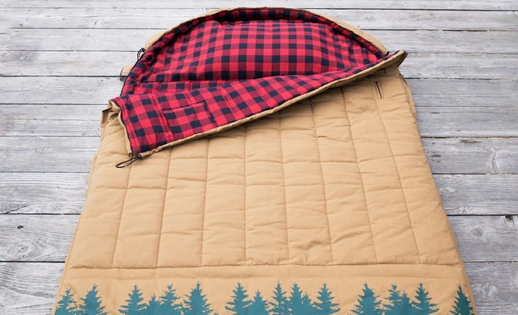 Double sleeping bag with Insulation on the floor