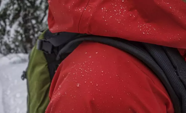The 40D fabric on the Montane Alpine Pro effectively balances weight and durability