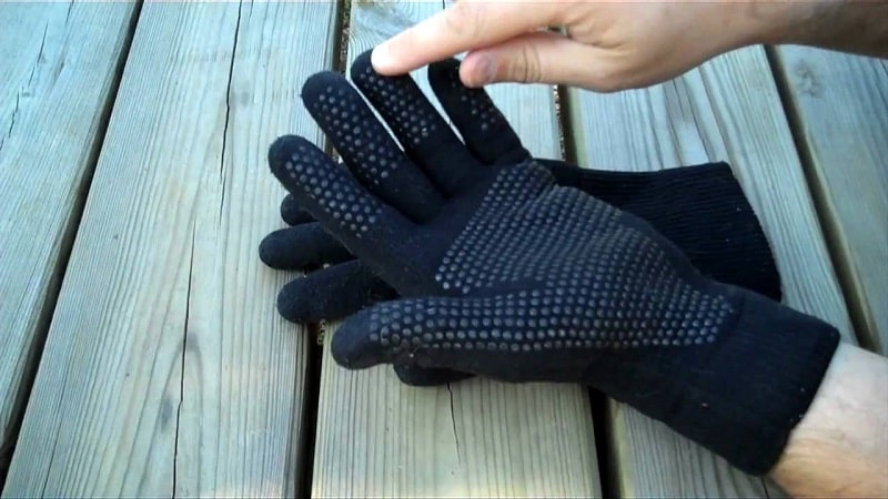 Waterproof hiking gloves