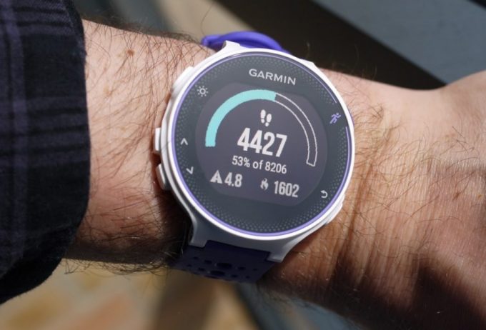 garmin watch showing footsteps