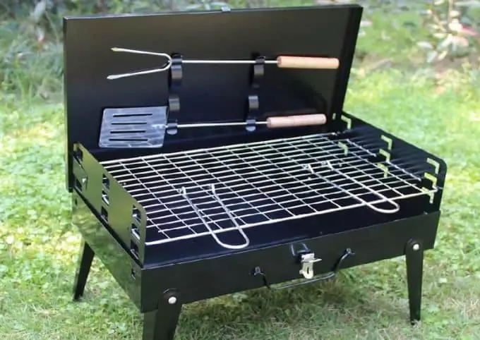 Cooking area on portable grill