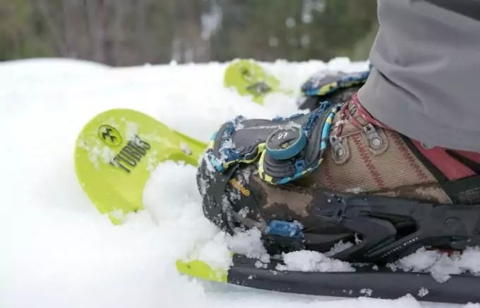 Close up image of snowshoes 
