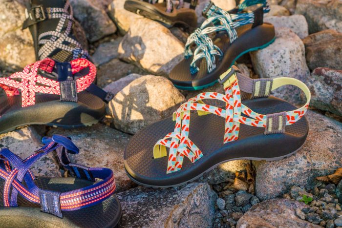 Best Hiking Sandals: Expert’s Buying Advice and Top Picks Reviews