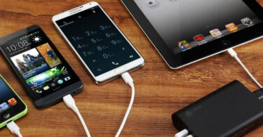 powerbank charging several devices