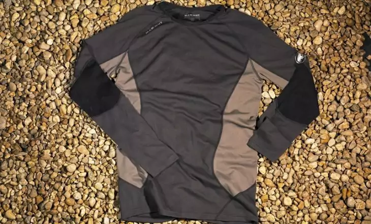 Mammut-All-Year-Long-Sleeve-baselasyer on the ground