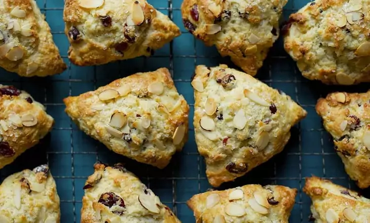 Fresh Apple Cinnamon Scones