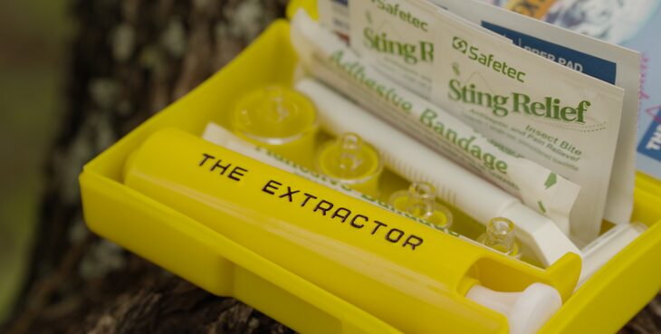 Bee Sting Extractor Kit