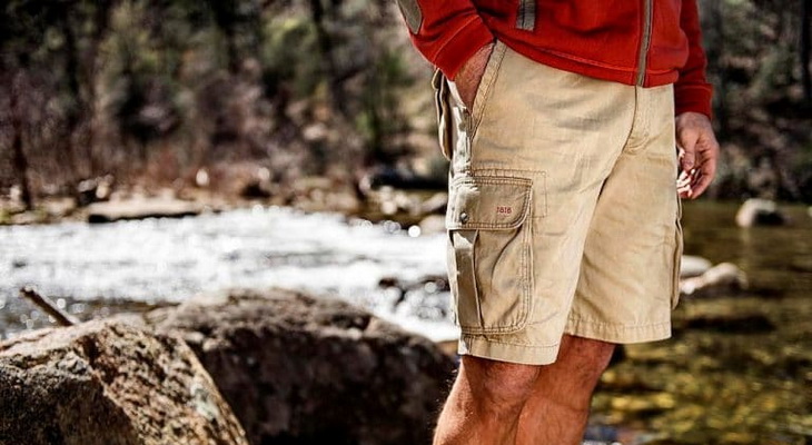 Image of a man wearing a pair of cargo shorts