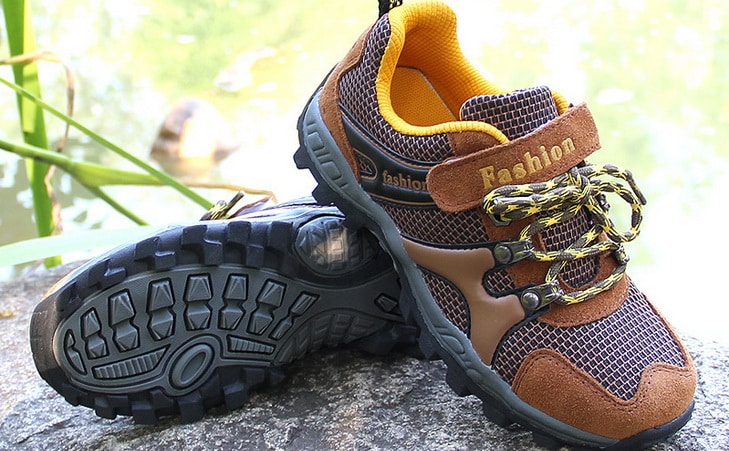 Best Hiking Shoes for Kids: Expert's 