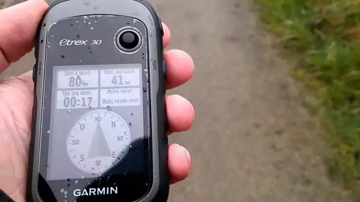 Image showing a compass on the Garmin-eTrex-30 GPS