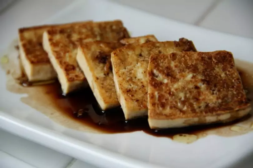 Marinated tofu on the plate