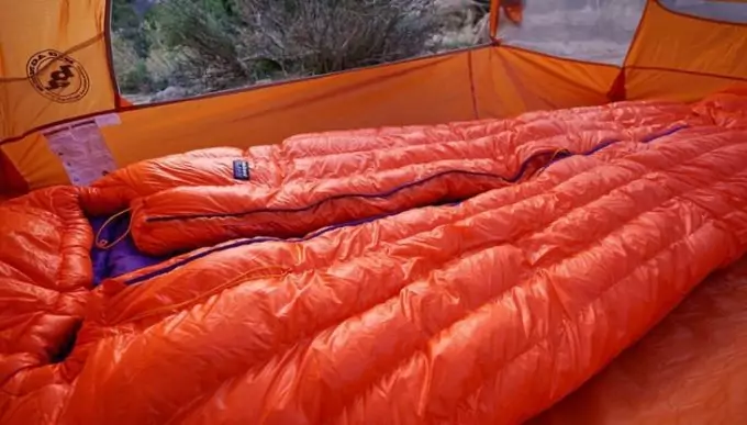Patagonias-new-sleeping-bag-uses-a-premium-quality-850-fill-down
