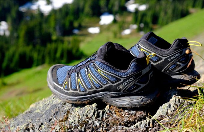 Sun-drying hiking shoes