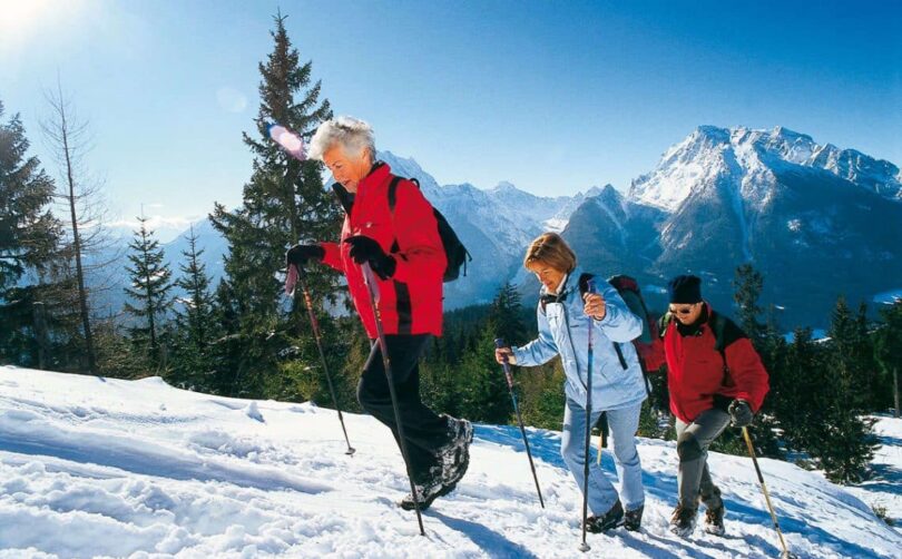 hiking-in-winter