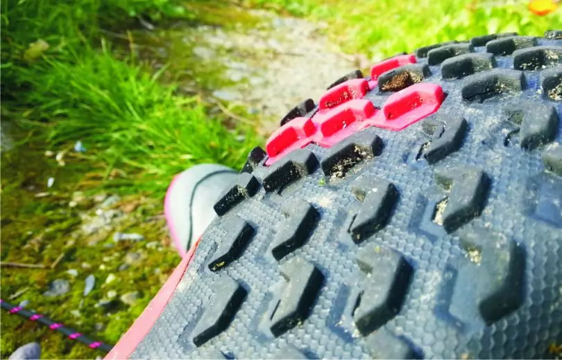 hiking-shoes-traction