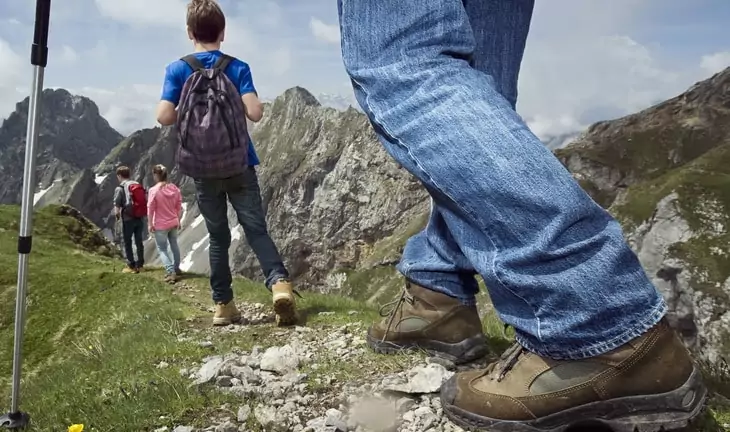 Hiking on mountains with kids
