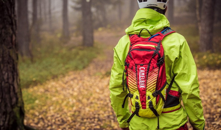 Hiker wearing Camelback-Kudus