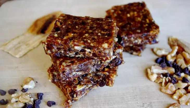 Chocolate Chip Banana Bread Energy Bar