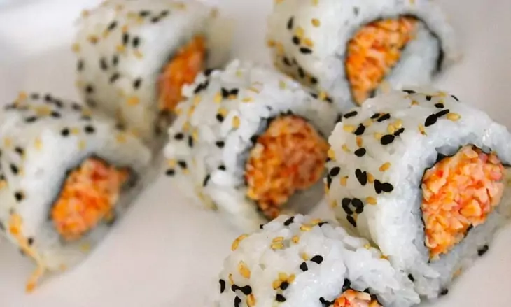 Spicy crab rolls