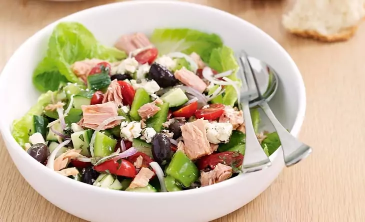 Mediterranean tuna salad