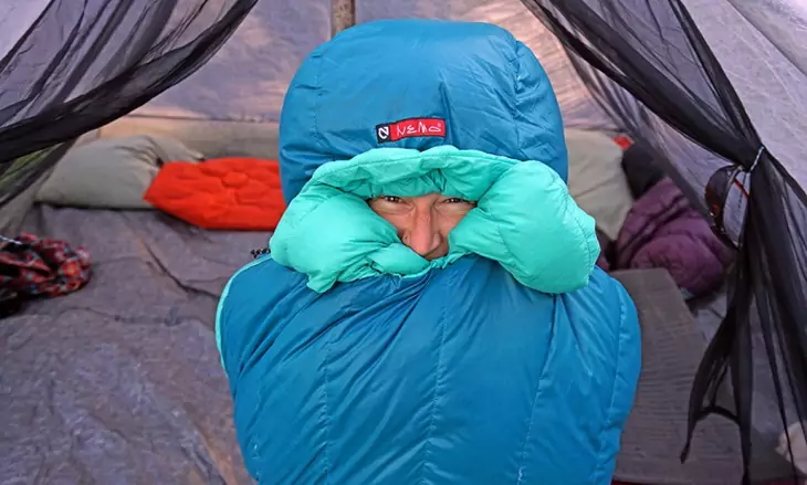 Image of a woman in Nemo-sleeping bag