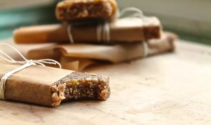 Raw Banana Bread Breakfast Bars