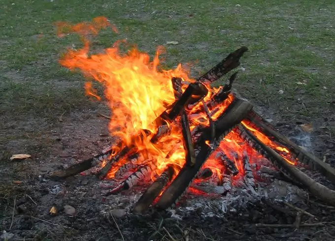 An image showing a campfire
