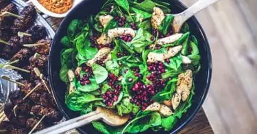 Spinach, chicken & pomegranate salad
