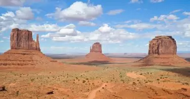 A picture of the monument valley, Arizona