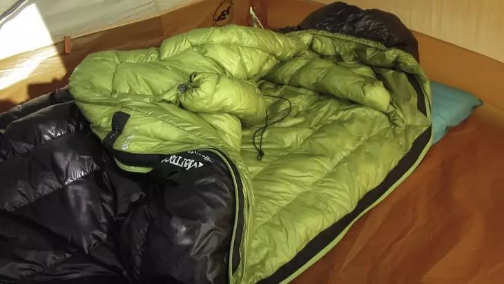  Marmot Plasma 30 sleeping bag in a tent