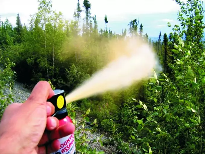 range in which the bear spray can burst