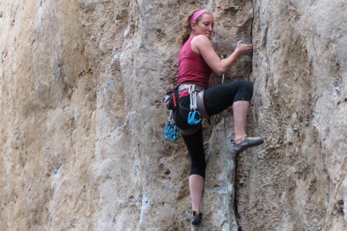 Edge Footholds climbing Technique