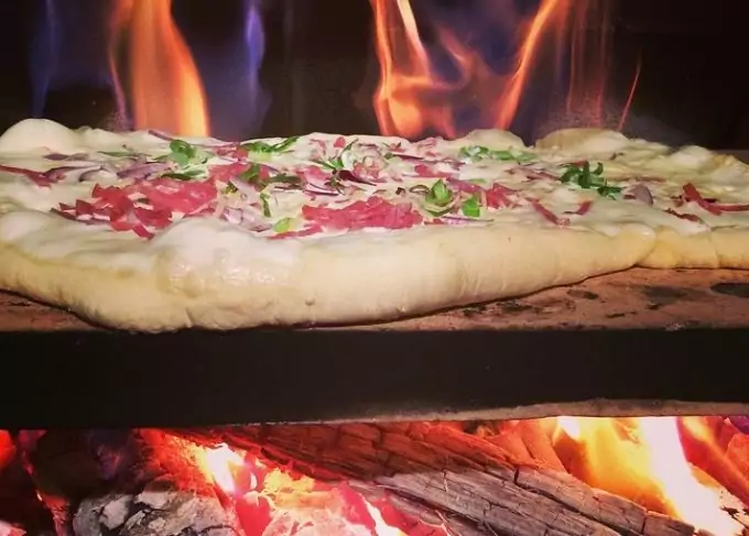 campfire pizza