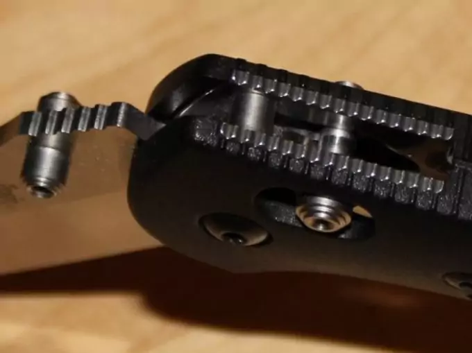 lock mechanism pocket knife